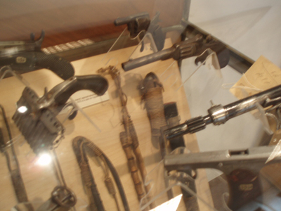 Mastock’s “harmonica gun” is based on this one in the Paris Prefecture Police Museum.